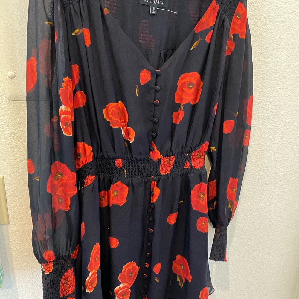 Intermix Kayla dress, size 6, super flirty short dress. - Picture 7 of 13